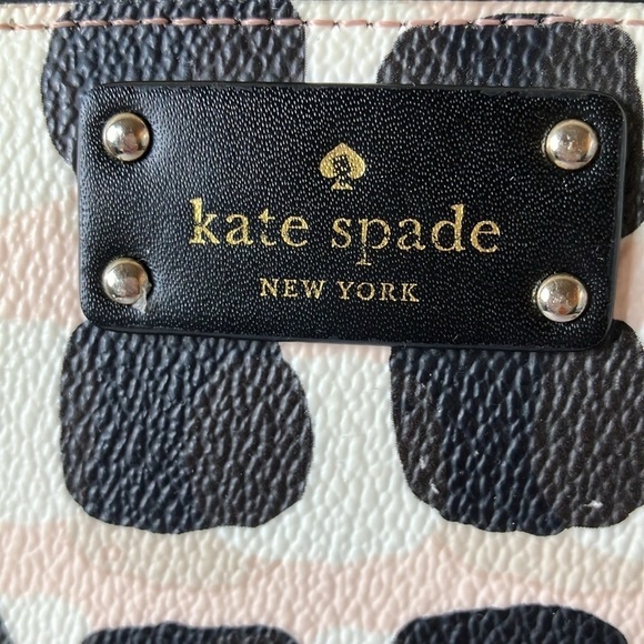 Kate Spade: Neda Grove Street Print- 12 card slot with ID area- Wallet - Picture 2 of 16